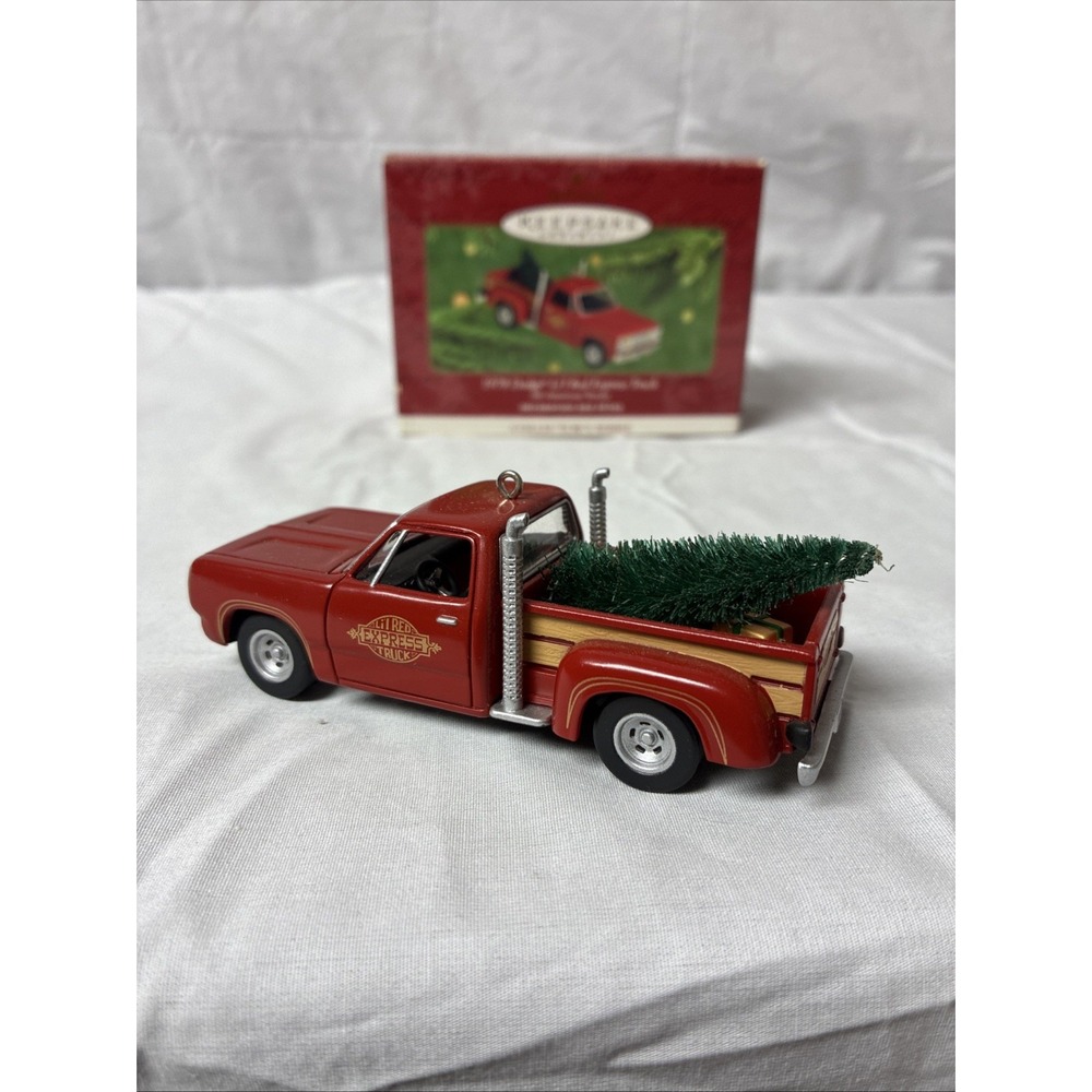 Hallmark Ornament 1978 Dodge Li'l Red Express Truck All American Trucks QX6581 - Picture 3 of 10
